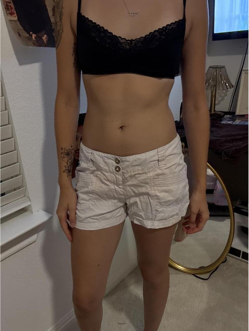 American Eagle Women's White and Cream Shorts